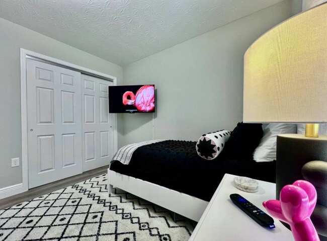 Building Photo - Brand New Equestrian getaway in Wilmington...