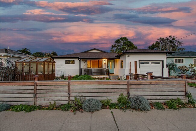 Building Photo - 1418 Marshall St