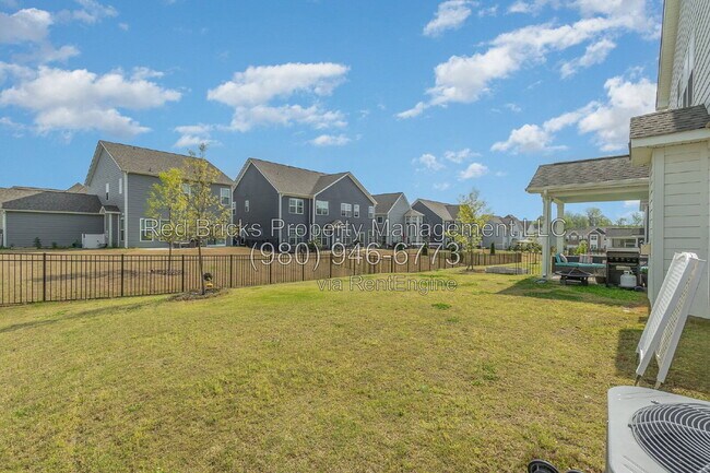 Building Photo - 12917 Hindcross Dr