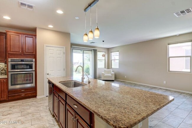 Building Photo - 40876 W Tamara Ln