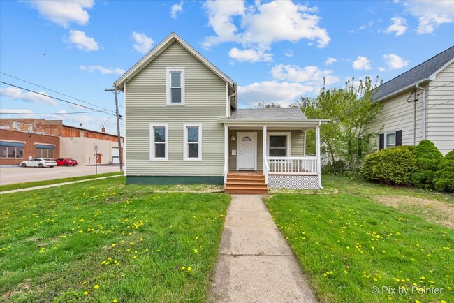 Primary Photo - 429 W Ottawa St