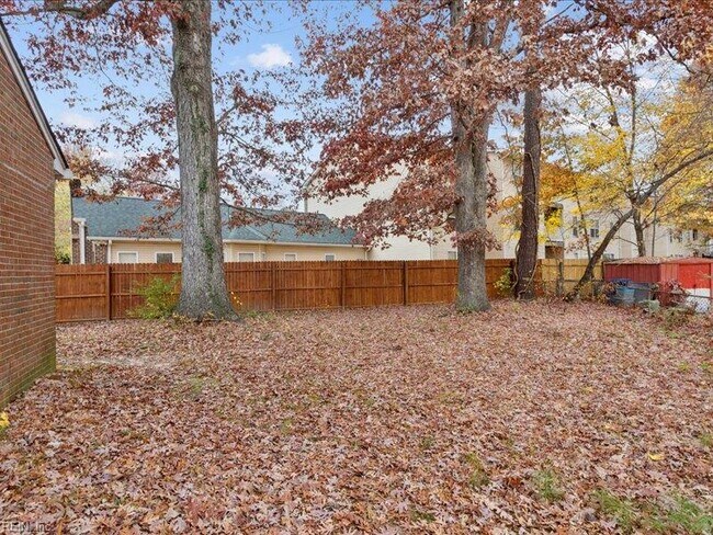 Building Photo - 13202 Aqueduct Dr