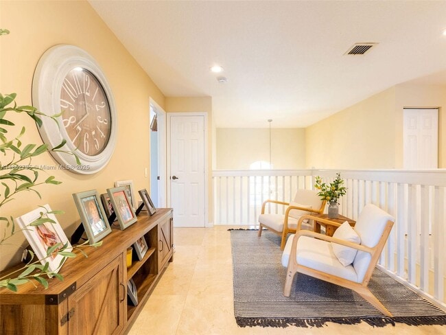 Building Photo - 665 Nandina Dr