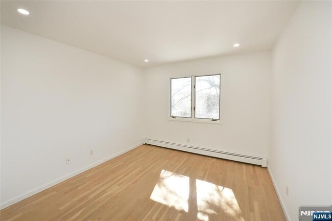 Building Photo - 472 Central Blvd