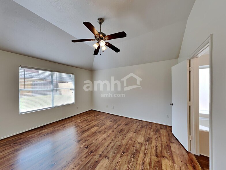 Building Photo - 11919 Lois Ln Dr