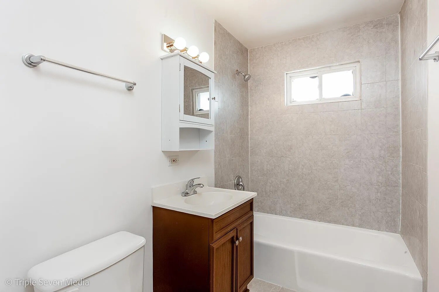 Building Photo - 7900 S 83rd Ct