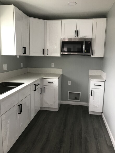 Primary Photo - 15823 S Dalton Ave