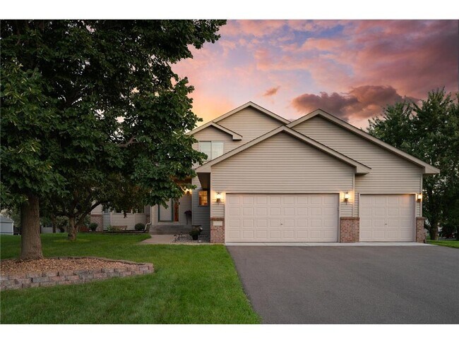 Building Photo - 4133 Sunset Trail N