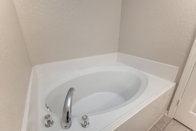 Building Photo - 8442 Rollins Bend Ln