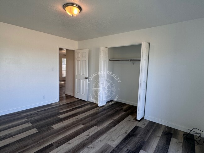 Building Photo - 258 W 400 S