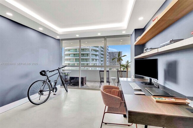 Building Photo - 1627 Brickell Ave