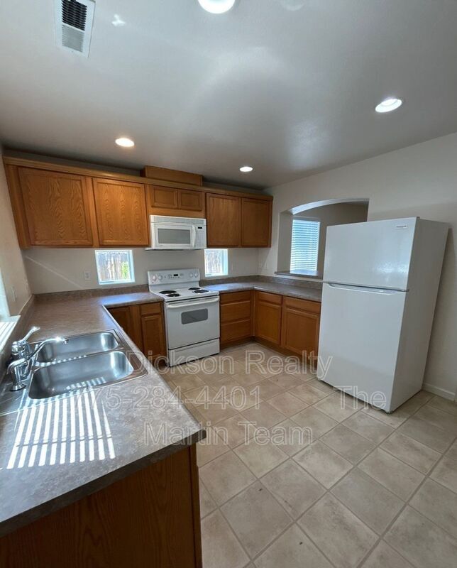 Building Photo - 408 10th St