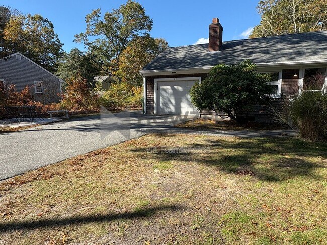 Building Photo - 20 Ellis Dr