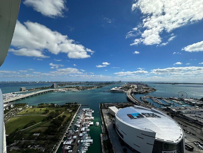 Building Photo - 888 Biscayne Blvd