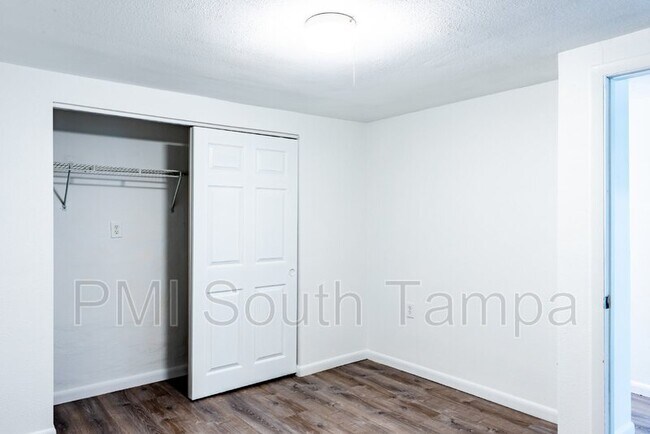 Building Photo - 3402 W Van Buren Dr