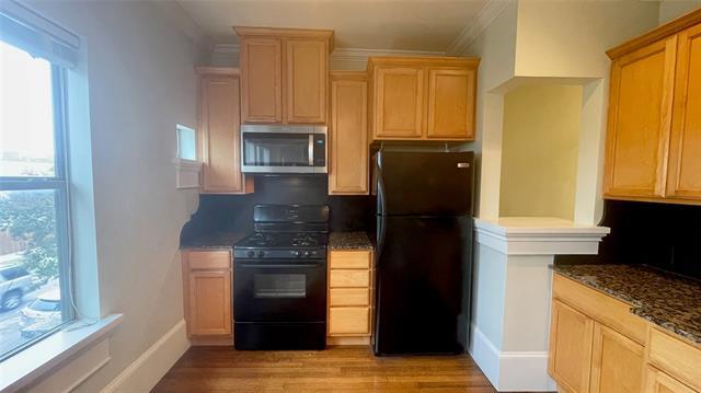 Building Photo - 5347 Lewis St