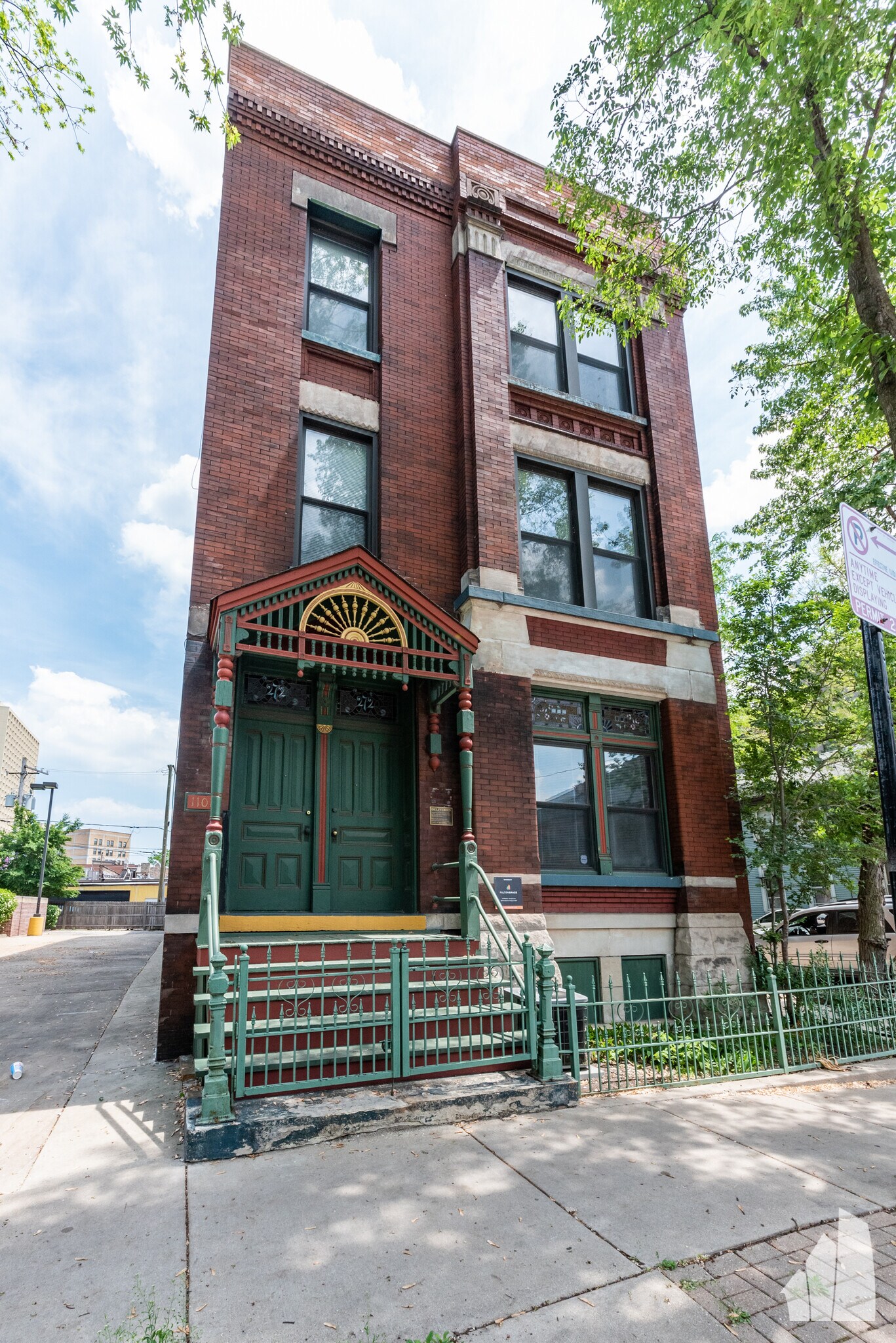Building Photo - 1101 N Marshfield Ave