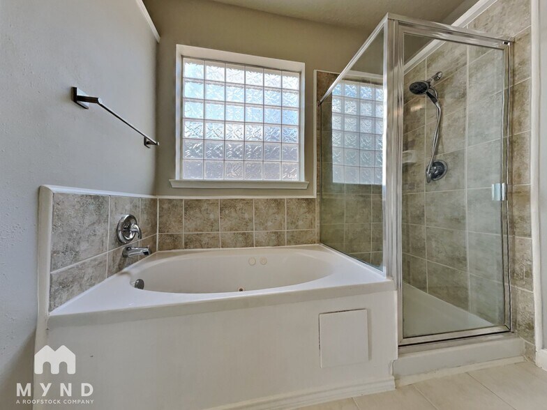 Building Photo - 5903 Sawyer Bend Ln