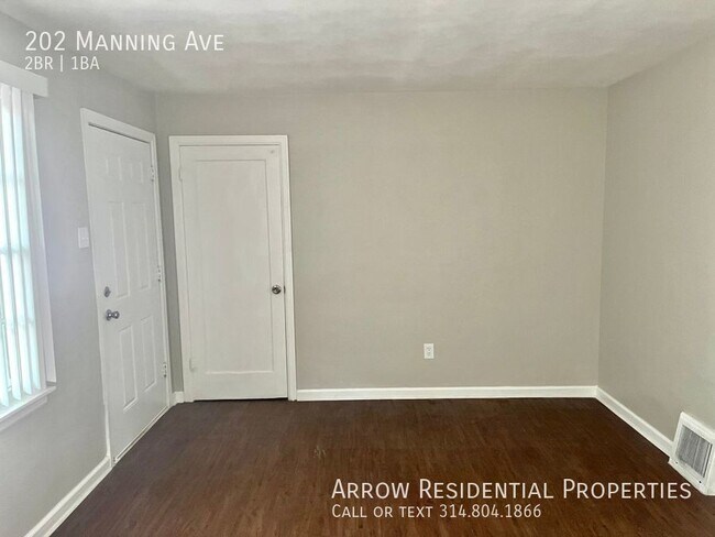 Building Photo - 202 Manning Ave