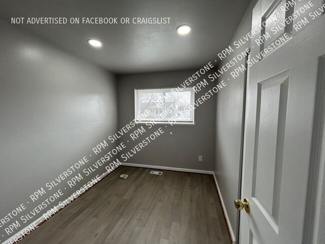 Building Photo - 2923 Arden-