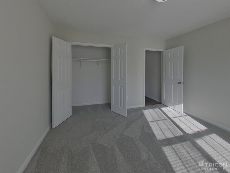 Building Photo - 3600 Amos Dr