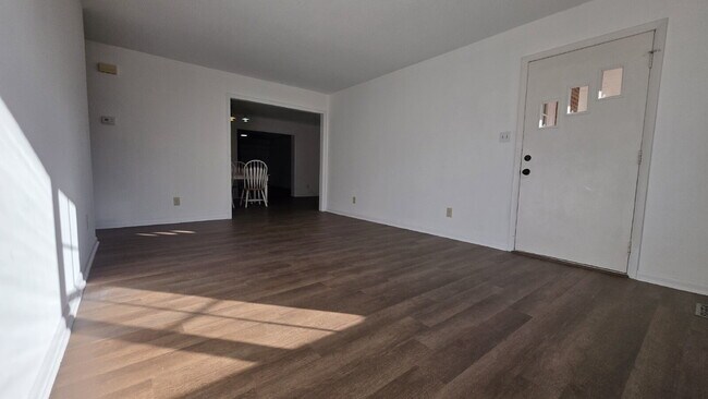 Building Photo - Updated 3-Bedroom Home with Open Layout and Large Backyard