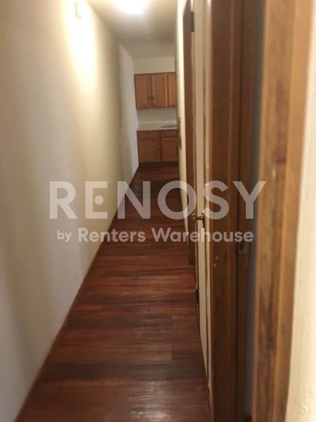 Building Photo - Wonderful 2BD / 1 BA DUPLEX  in Minneapolis Available 1/1/2024!