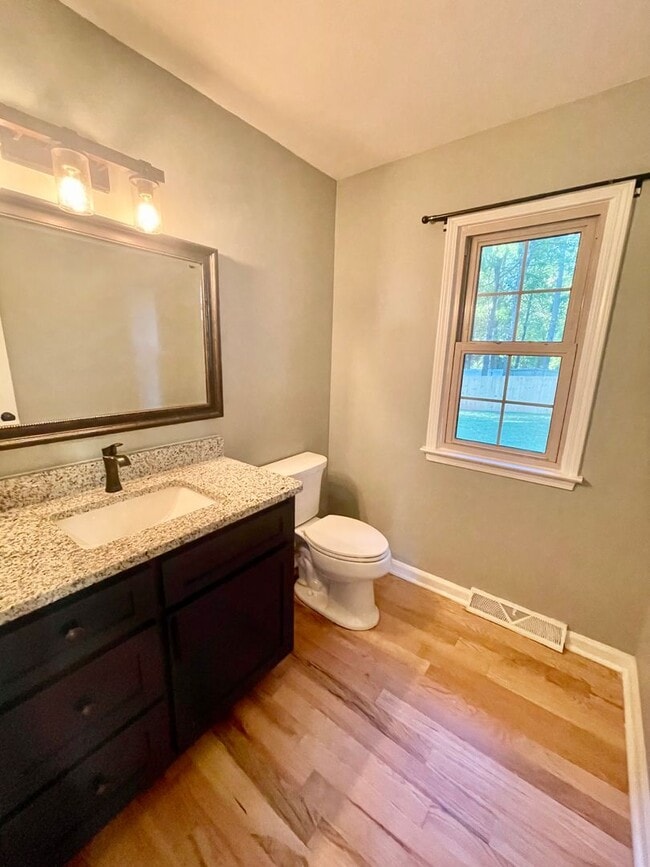 Building Photo - Welcome to this stunning 3-bedroom, 2.5-ba...