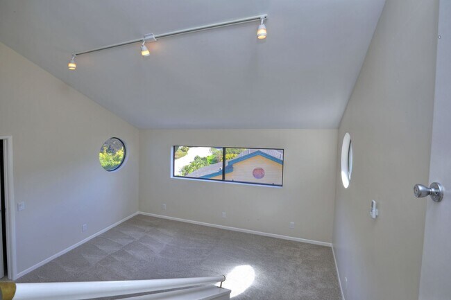 Building Photo - 2235 Calle Culebra