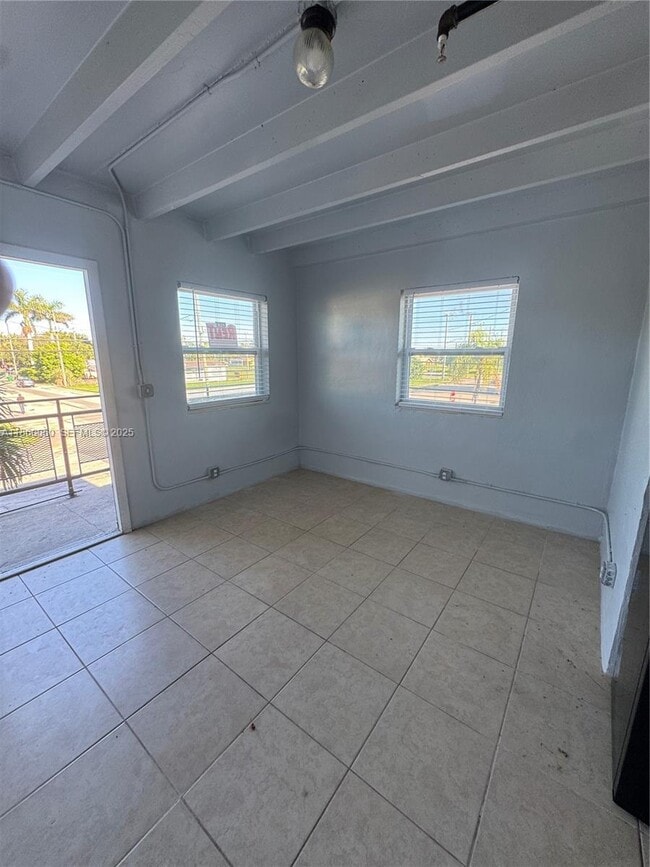 Building Photo - 354 Rardin Ave