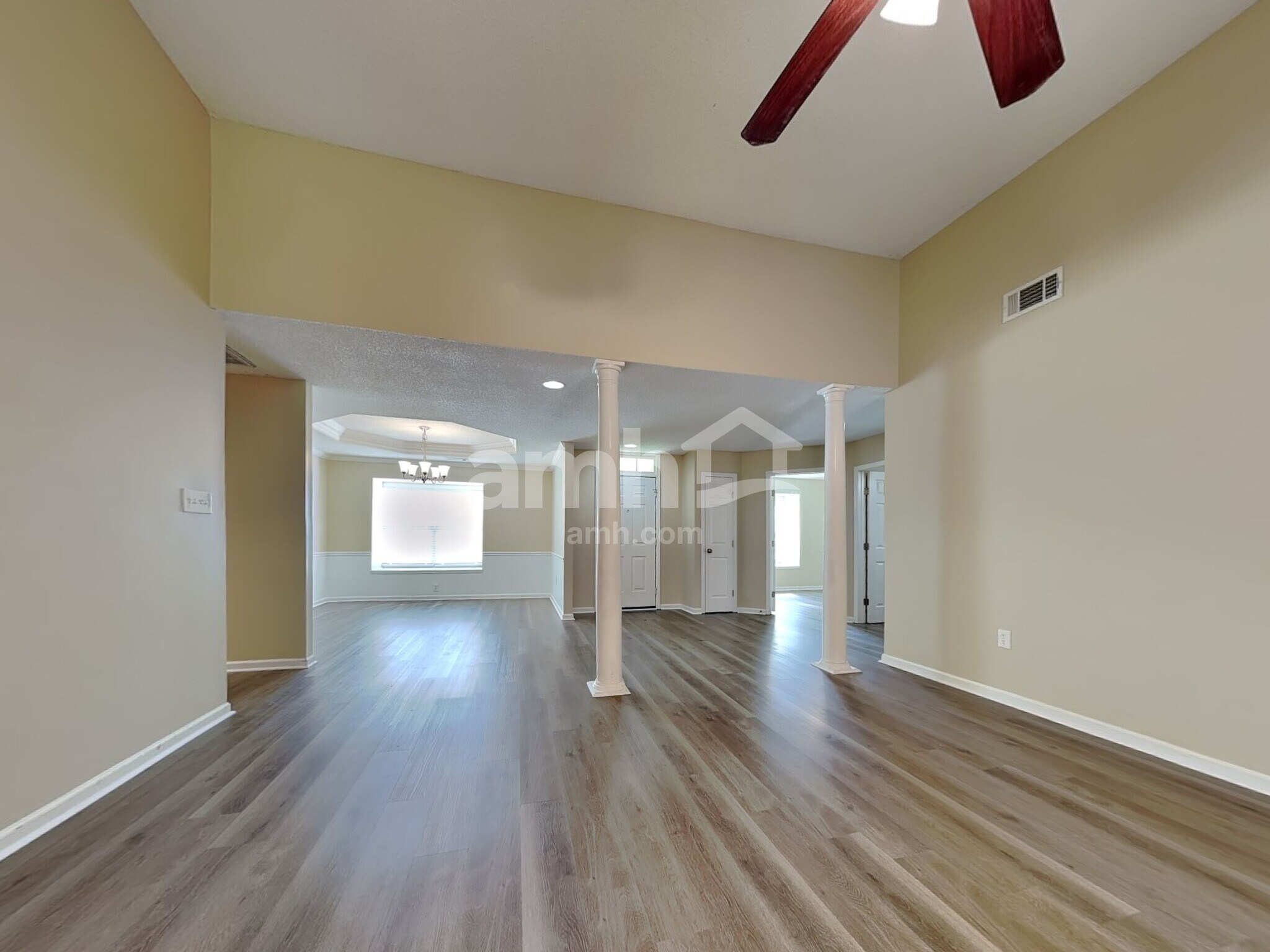 Building Photo - 138 Lions Gate Rd