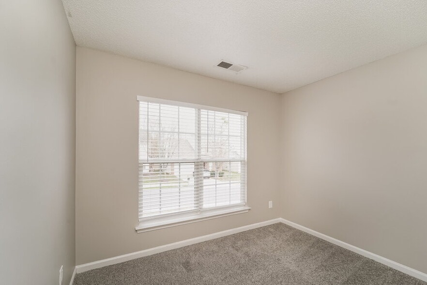 Building Photo - 3011 Mallard Forest Dr