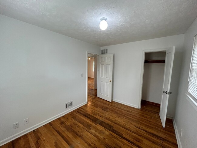 Building Photo - 3335 P St