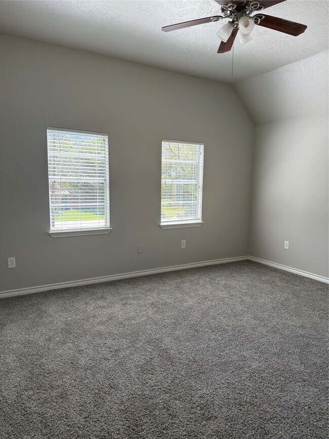 Building Photo - 615 Texas St