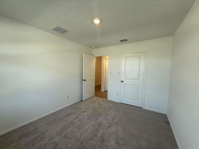 Building Photo - 623 Sormonne Lp