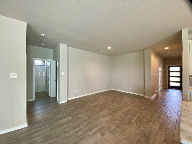 Building Photo - 28503 Hannahs Harbor Ln