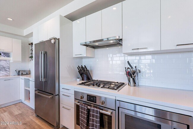 Building Photo - 4422 N 75th St