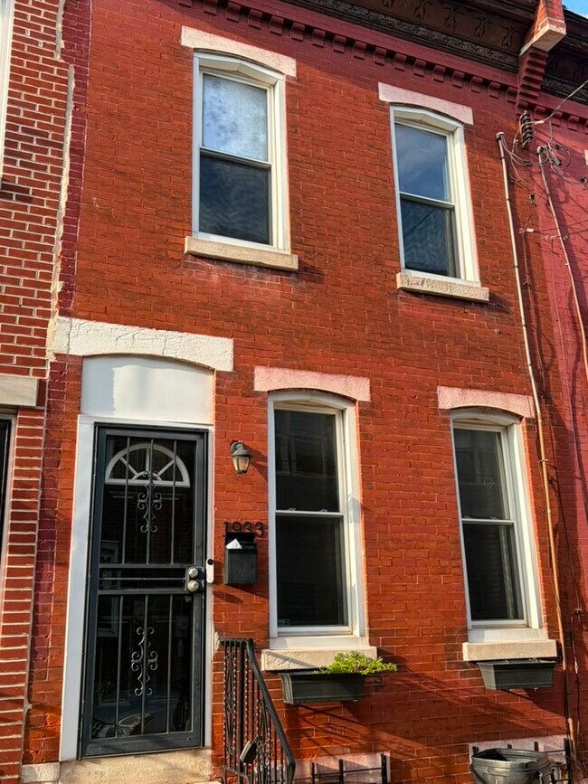 Building Photo - 1933 Cambridge St