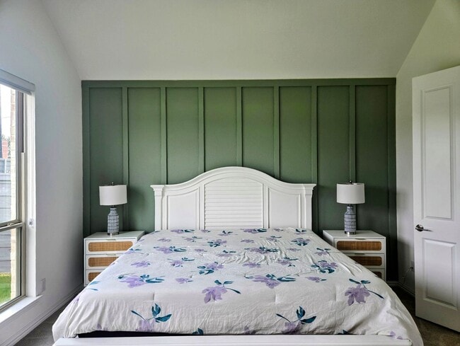 Building Photo - 536 Cedarwood St