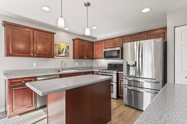 Building Photo - 7077 Hidden Green Cir