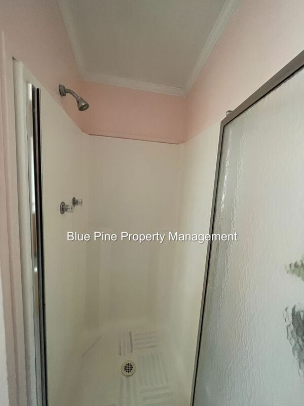 Building Photo - 587 W 10 S