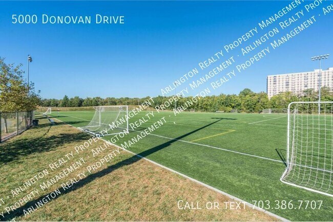 Building Photo - 5000 Donovan Dr