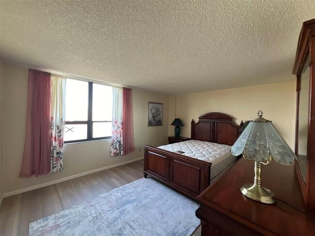 Building Photo - 2618 Cove Cay Dr