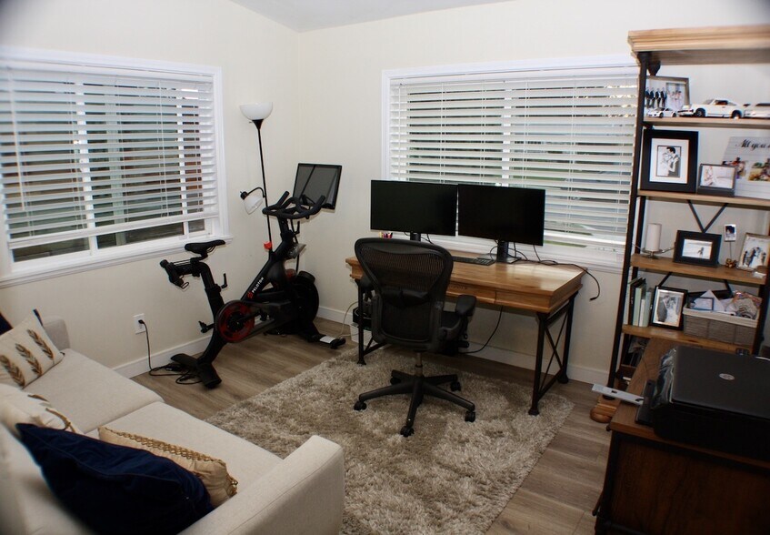 Building Photo - 4820 Abbeyville Ave