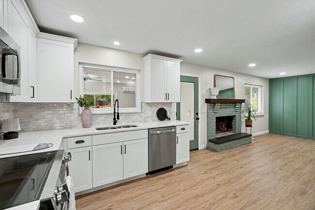 Building Photo - 2569 Richmar Dr
