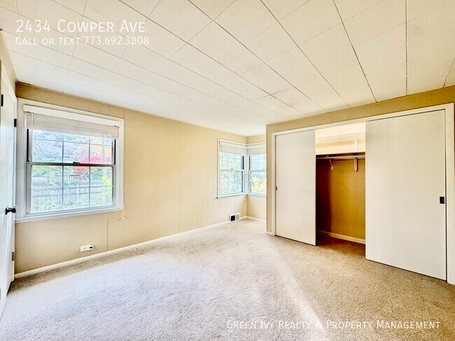 Building Photo - 2434 Cowper Ave