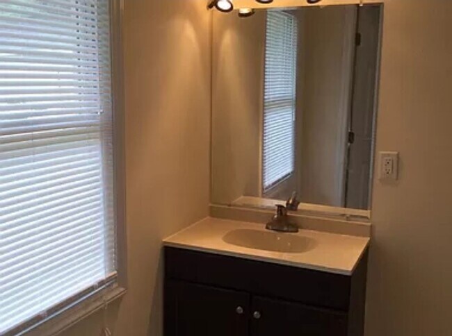 Building Photo - The Cozy Home: 3-Bedroom Rental in Vibrant Apex