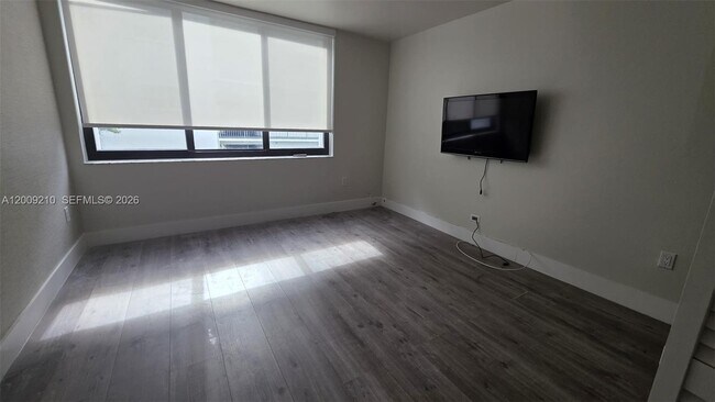 Building Photo - 250 Galen Dr