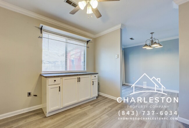 Building Photo - 8042 Nova Ct