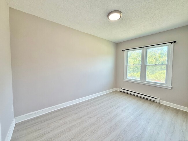 Building Photo - 208 Point Beach Dr